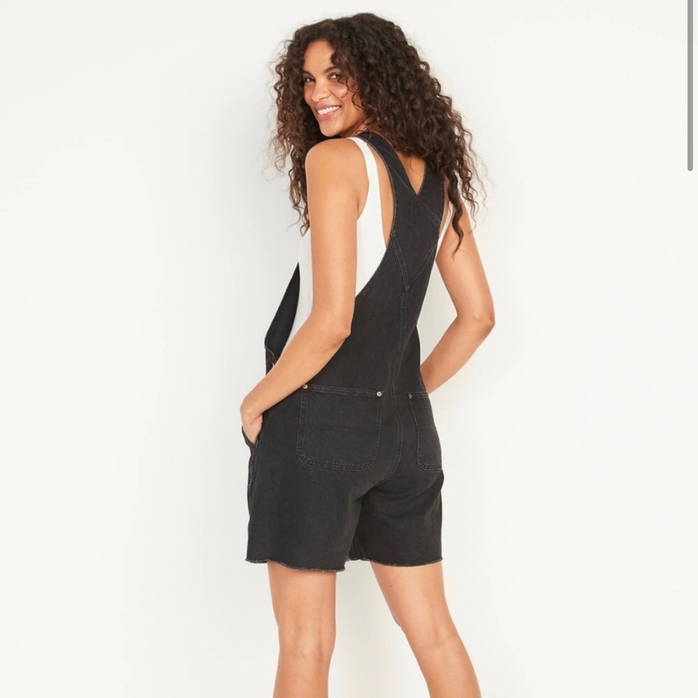 Old Navy Slouchy Straight Black Overall Shorts
